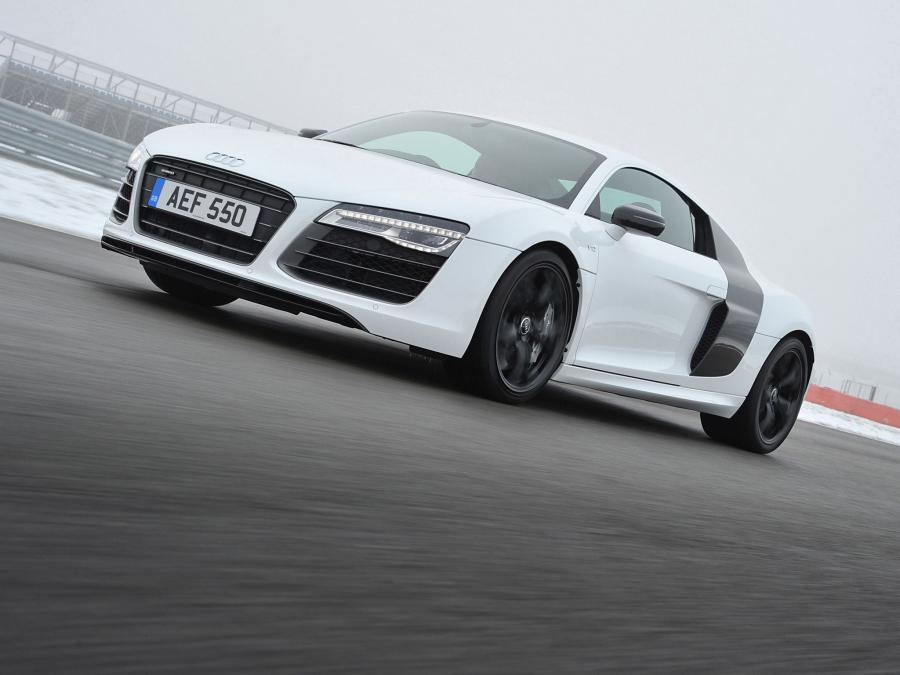  Audi R8 V10 Plus 2013 года  (UK) (фото 9 из 15)
